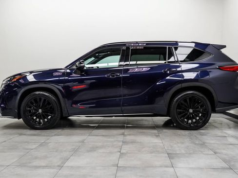 Used 2023 Toyota Highlander XSE FWD image 10