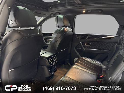 Used 2020 Bentley Bentayga AWD/4WD image 19