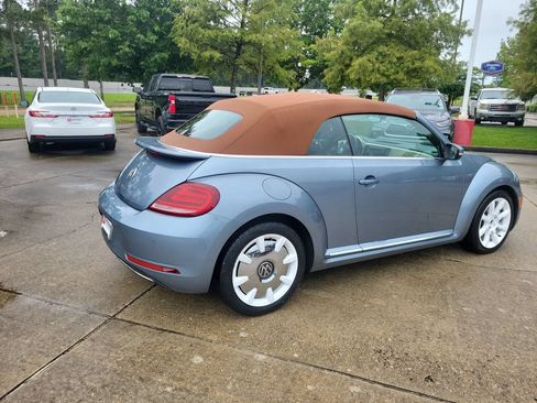 Used 2019 Volkswagen Beetle 2.0T Final Edition SEL FWD image 11