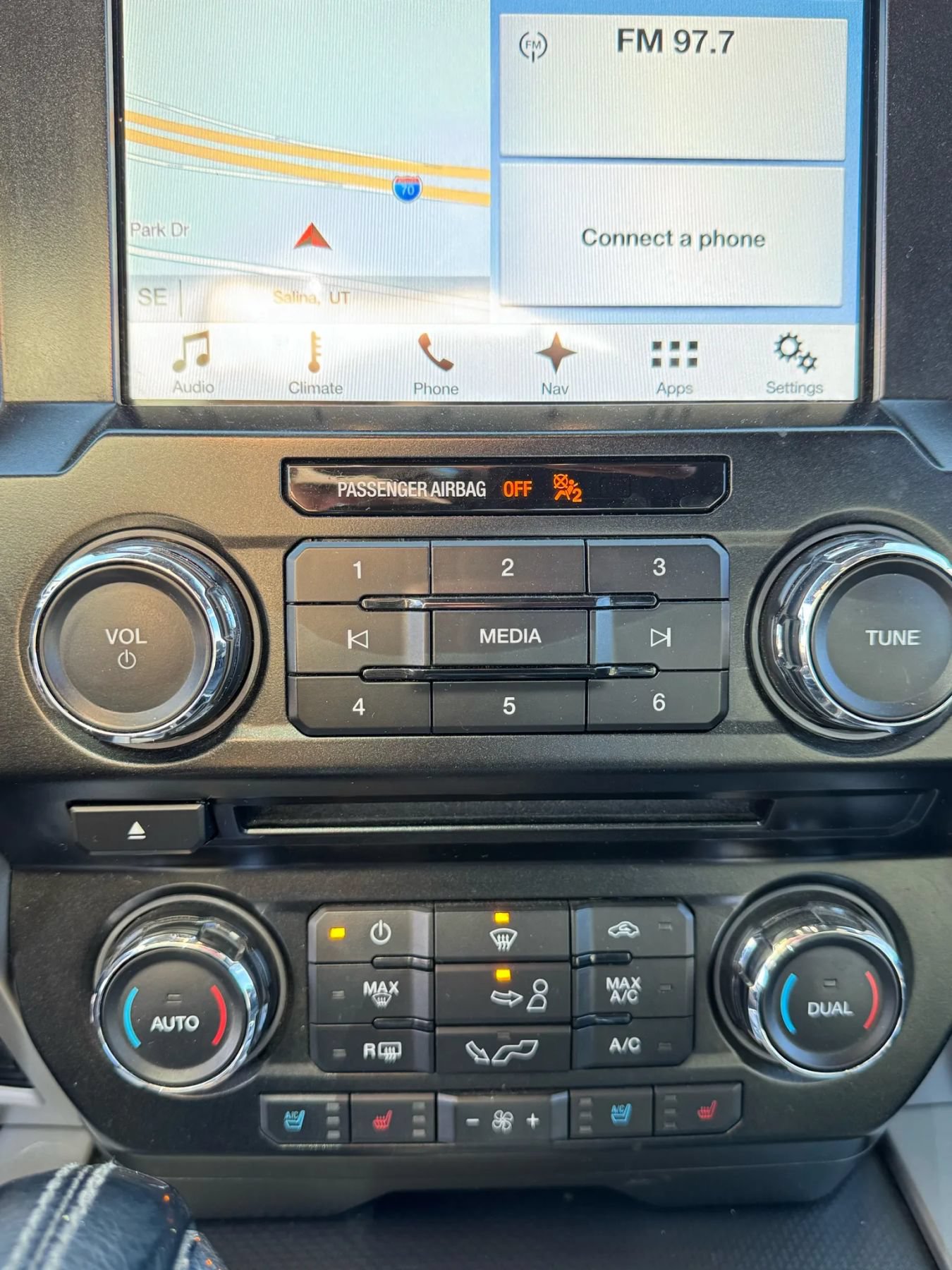 Used 2017 Ford F150 Lariat AWD/4WD image 6