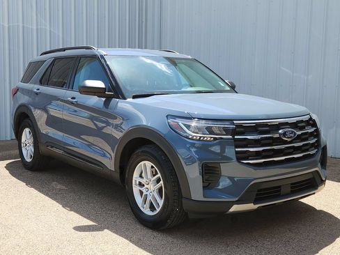 New 2026 Ford Explorer Active RWD image 1