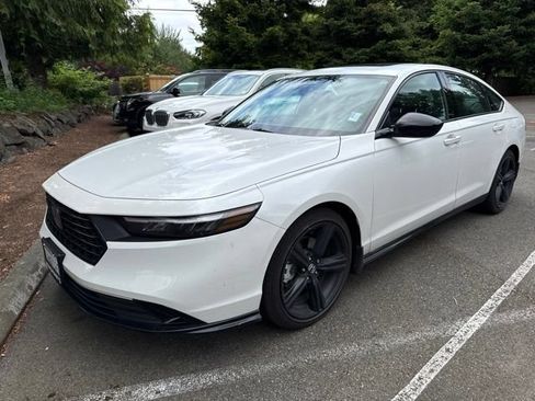 Used 2023 Honda Accord Sport image 2