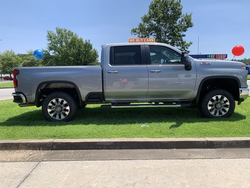 Used 2025 Chevrolet Silverado 2500 LT w/ All Star Edition AWD/4WD image 4