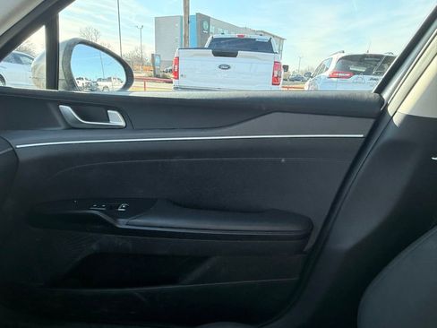 Used 2022 Kia K5 LX image 16