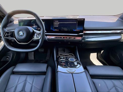 Used 2024 BMW i5 eDrive40i RWD image 15
