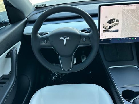 Used 2021 Tesla Model Y Performance image 14