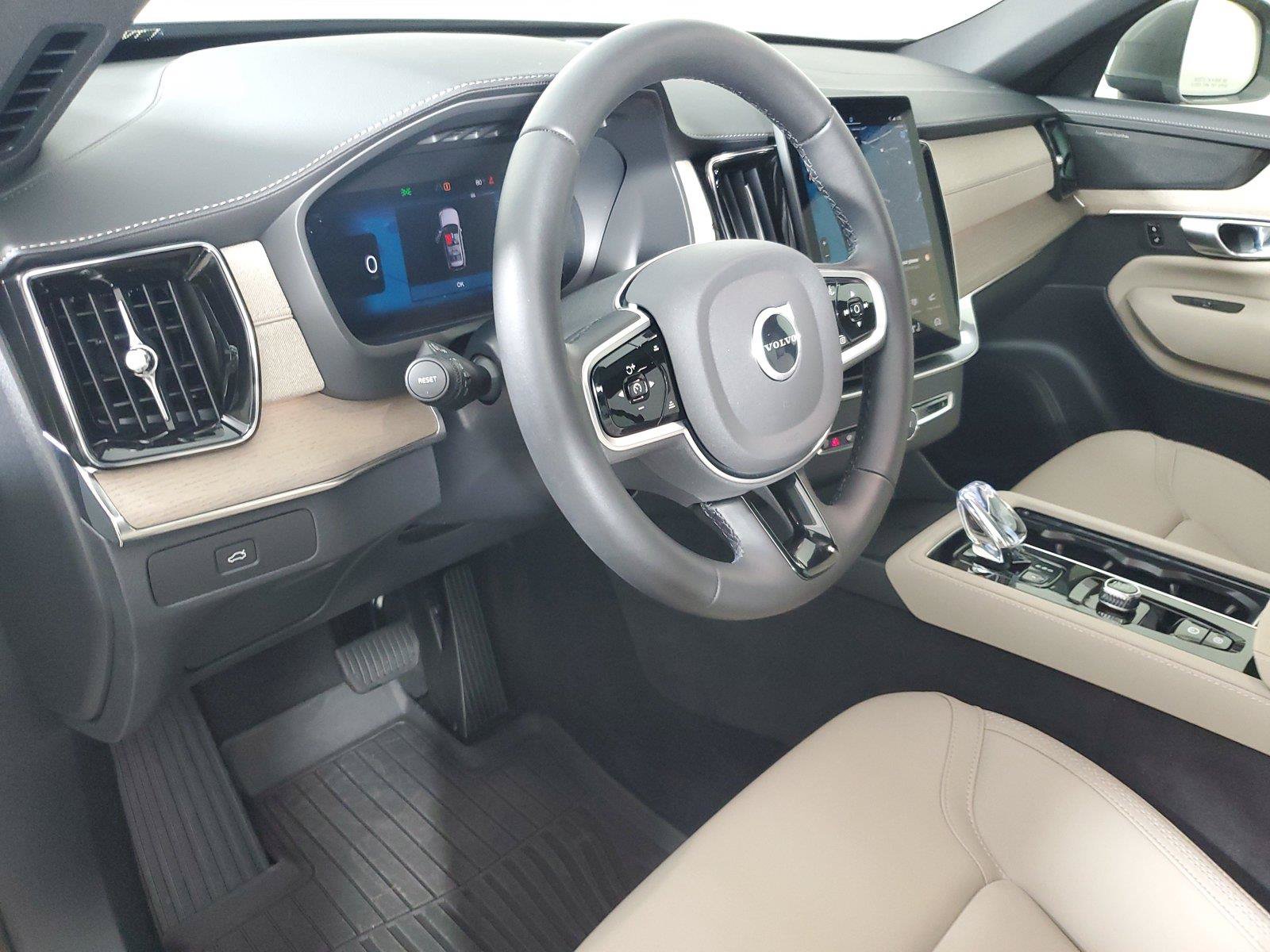 Used 2026 Volvo XC90 B6 Plus w/ Protection Package Premier AWD/4WD image 24