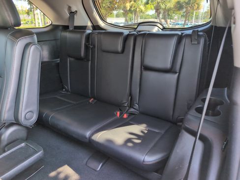 Used 2019 Toyota Highlander XLE AWD/4WD image 32