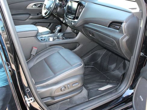 Used 2023 Chevrolet Traverse Premier w/ Redline Edition AWD/4WD image 6
