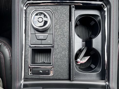 New 2024 Ford Expedition Limited image 38