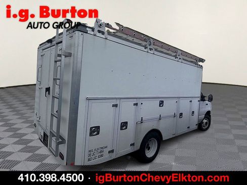 Used 2022 Ford E-450 and Econoline 450 Super Duty w/ Power Windows & Locks Group RWD image 4
