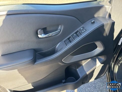 Used 2023 Nissan Frontier SV image 15