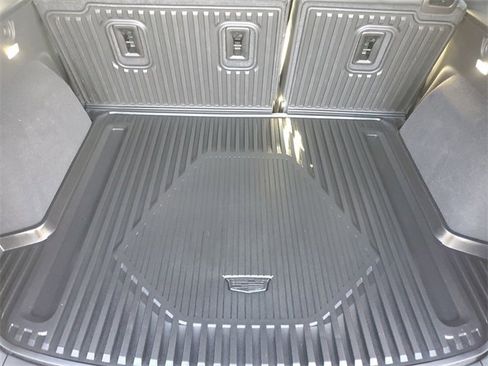 Certified 2023 Cadillac XT5 Luxury w/ LPO, Floor Liner Package image 9