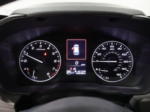 Used 2025 Subaru Crosstrek 2.5i Premium AWD/4WD image 38