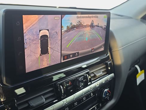 New 2026 Nissan Pathfinder SL image 23