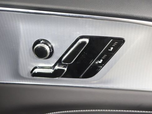 Used 2024 Cadillac Lyriq Tech RWD image 39