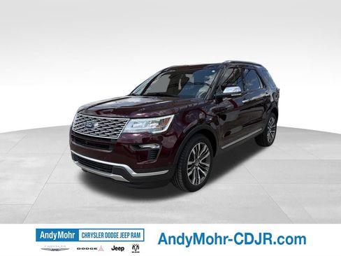 Used 2018 Ford Explorer Platinum AWD/4WD image 3