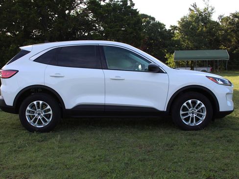 Used 2022 Ford Escape SE w/ Cold Weather Package AWD/4WD image 15