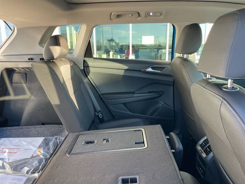 New 2026 Volkswagen Taos SE FWD image 55