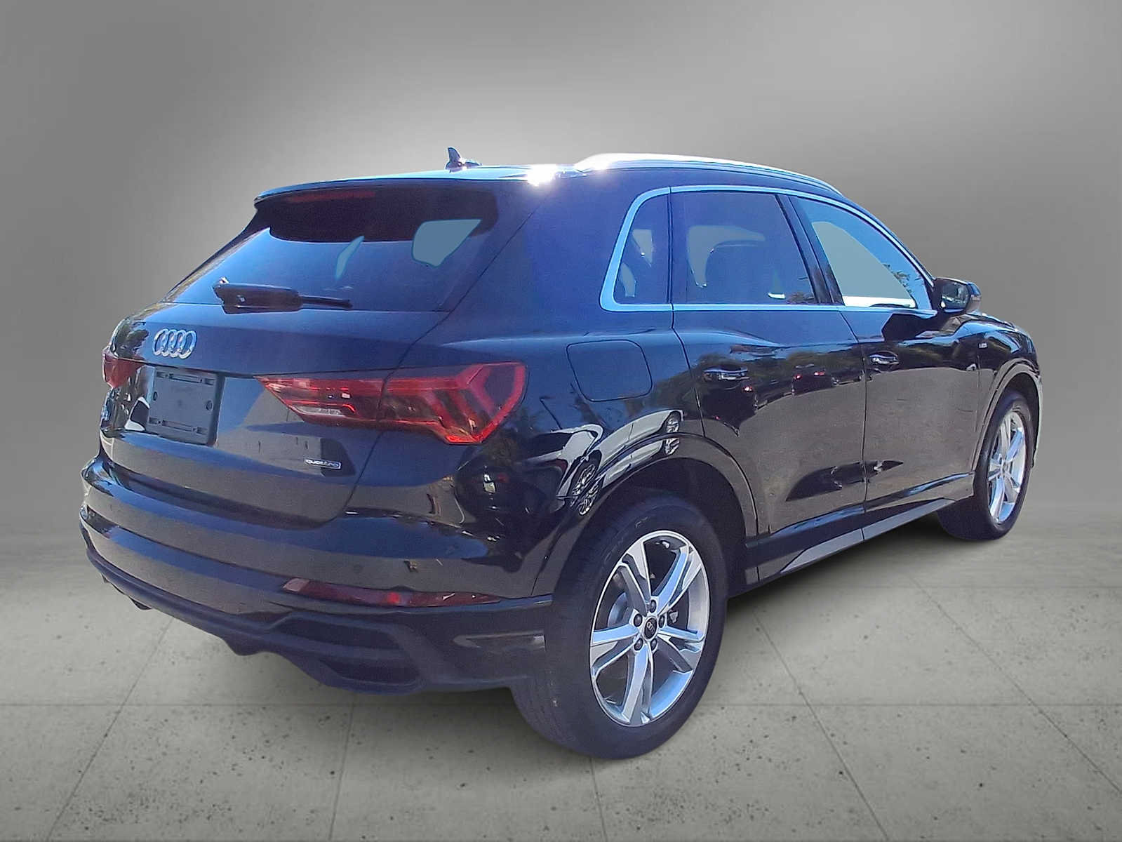 Used 2024 Audi Q3 2.0T Premium w/ Convenience Package AWD/4WD image 8