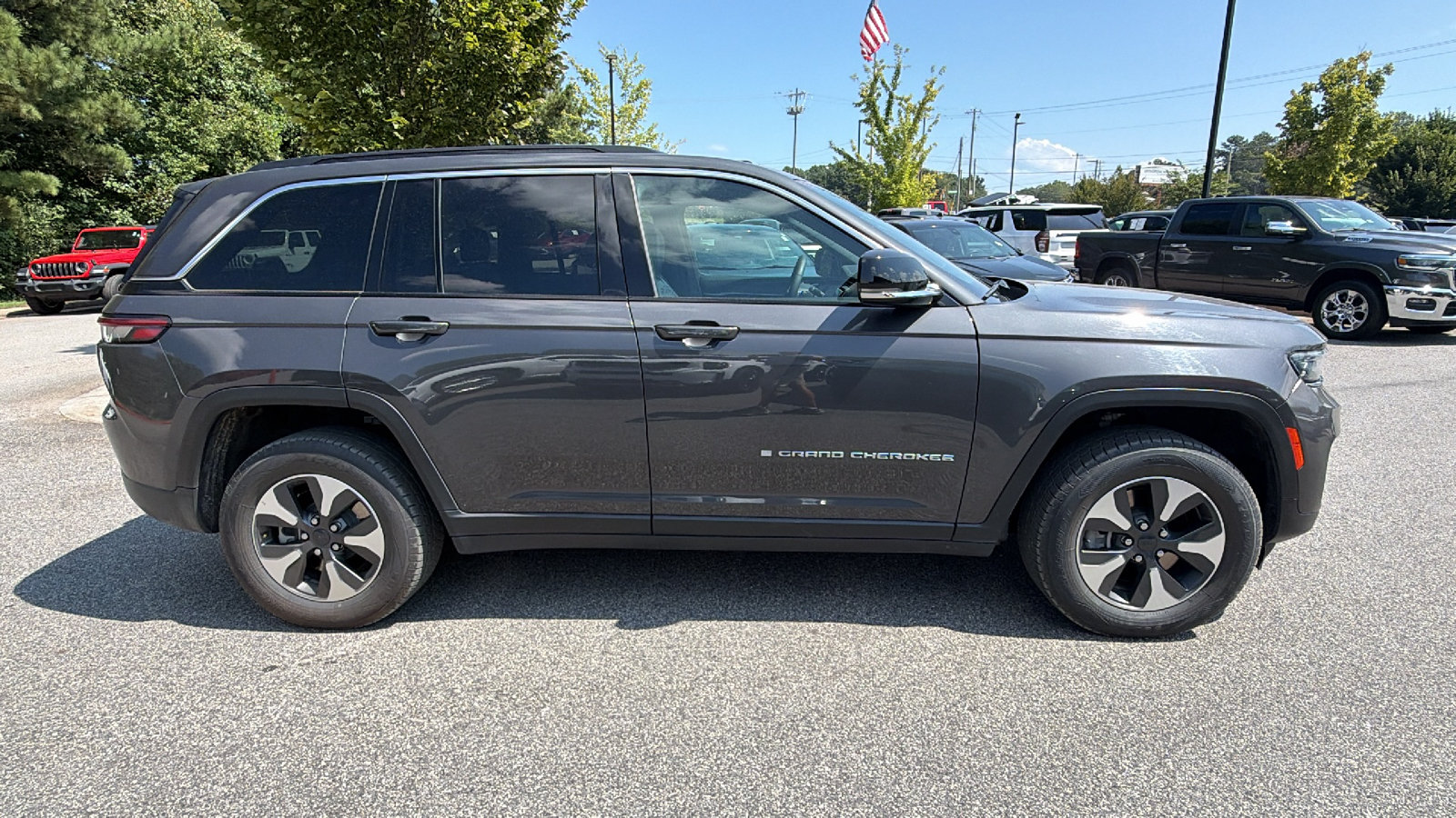 Used 2024 Jeep Grand Cherokee Limited 4xe AWD/4WD image 7
