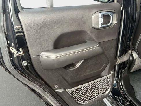 Used 2023 Jeep Wrangler Unlimited Sahara image 11