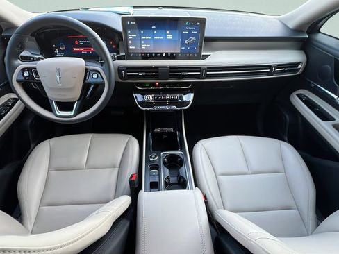 Used 2025 Lincoln Corsair FWD image 11