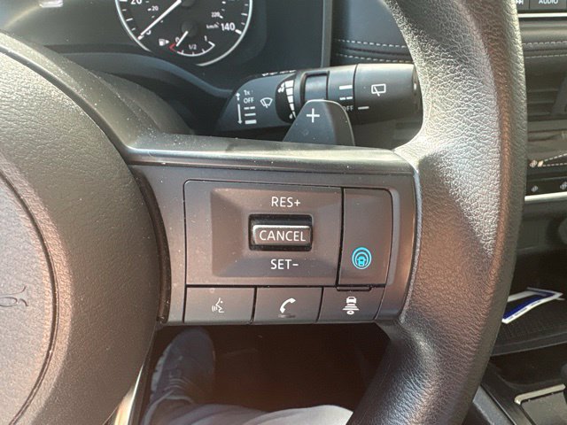 Used 2024 Nissan Rogue SV FWD image 16