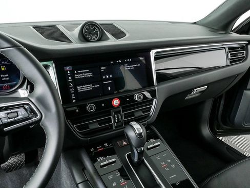 Certified 2026 Porsche Macan AWD/4WD image 13