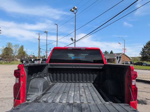 Used 2024 Chevrolet Silverado 1500 Custom AWD/4WD image 5
