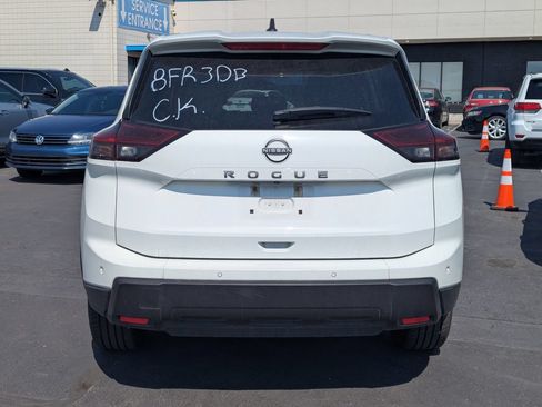 Used 2024 Nissan Rogue S FWD image 6