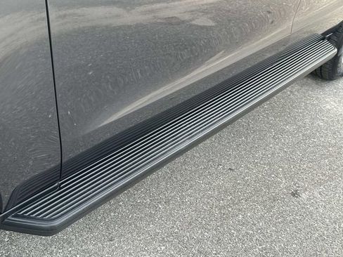 New 2025 Ford Expedition Active image 19