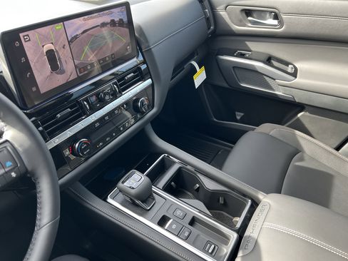 New 2026 Nissan Pathfinder SL image 21