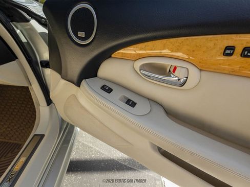 Used 2005 Lexus SC 430 Convertible image 31