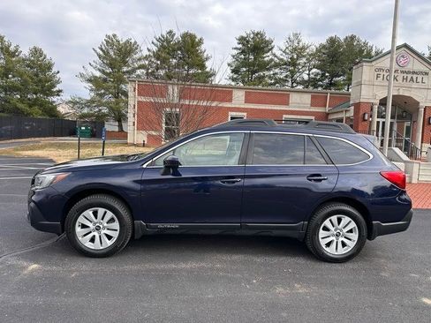 Used 2018 Subaru Outback 2.5i Premium image 9