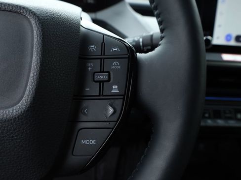 Used 2025 Toyota Prius XLE image 25