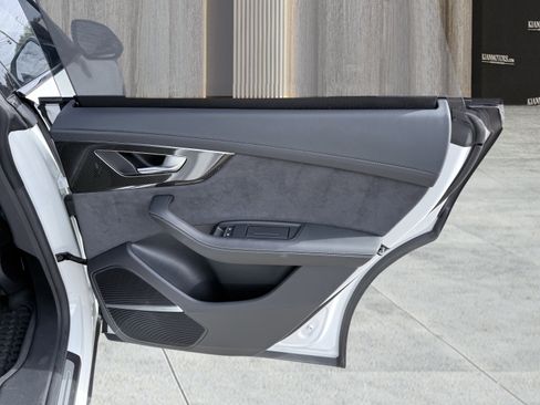 Used 2023 Audi SQ8 Prestige image 61