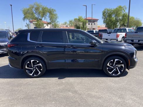 Used 2023 Mitsubishi Outlander SE AWD/4WD image 2