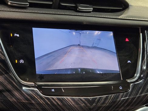 Used 2025 Cadillac XT6 Premium Luxury image 32