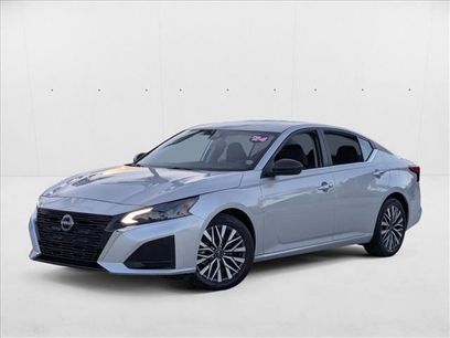 Used 2024 Nissan Altima 2.5 SV