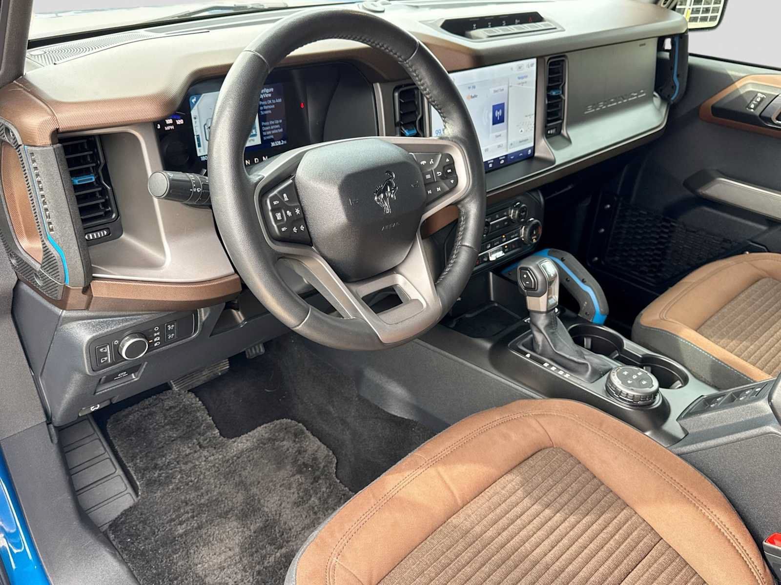 Used 2022 Ford Bronco Outer Banks w/ Sasquatch Package AWD/4WD image 2