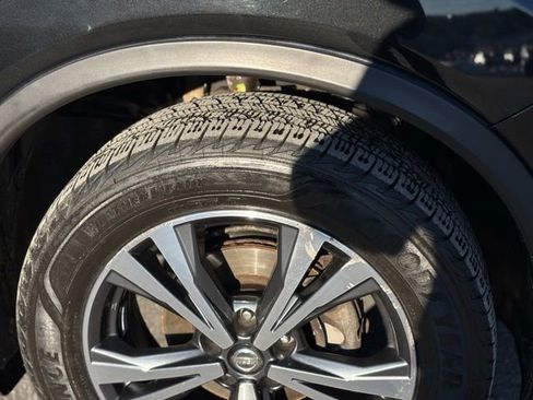 Used 2017 Nissan Rogue SL w/ SL Premium Package image 12