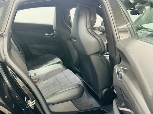 Used 2022 Audi e-tron GT Premium Plus image 26