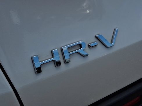 Used 2023 Honda HR-V LX image 30