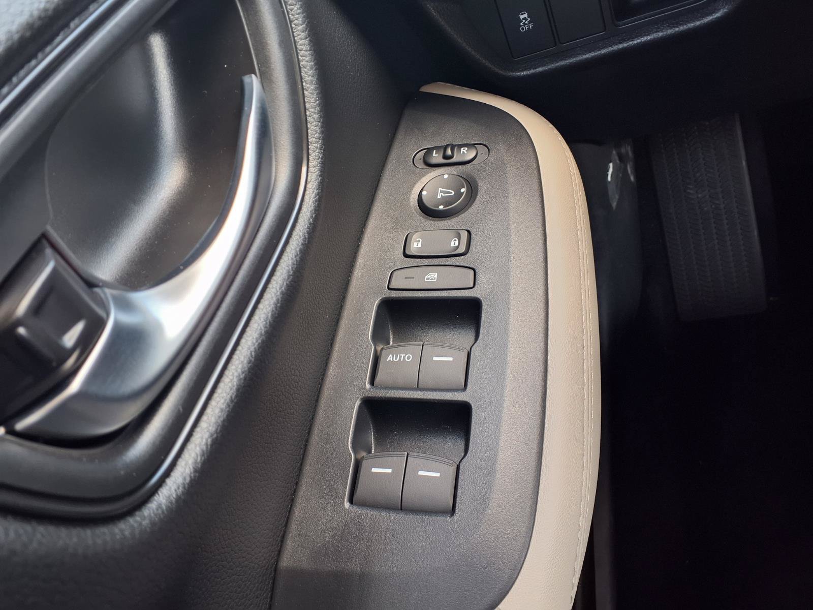 Certified 2027 Honda HR-V LX image 11