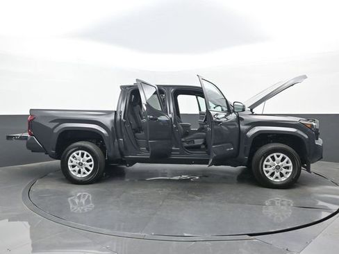 Used 2025 Toyota Tacoma SR5 RWD image 30