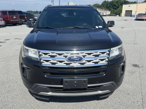 Used 2019 Ford Explorer XLT w/ Equipment Group 202A FWD image 3