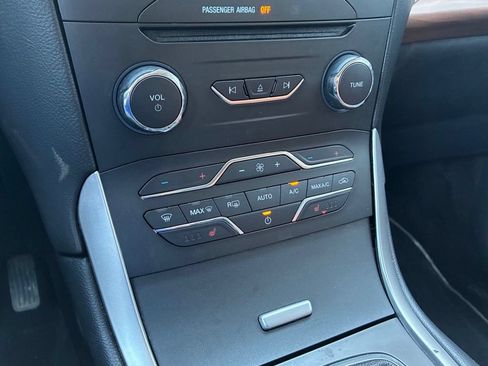 Used 2018 Ford Edge SEL w/ Equipment Group 201A AWD/4WD image 29