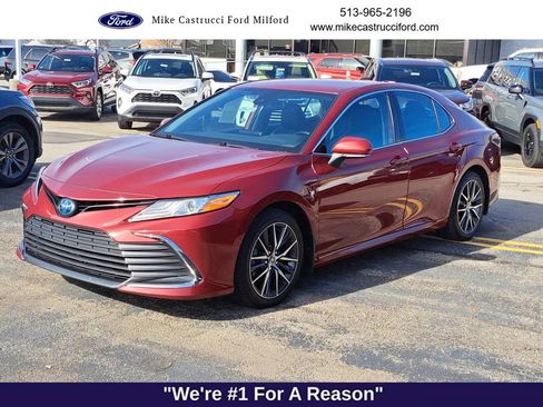 Used 2022 Toyota Camry XLE image 1