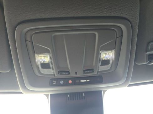 Used 2022 Chevrolet Silverado 1500 Custom image 25